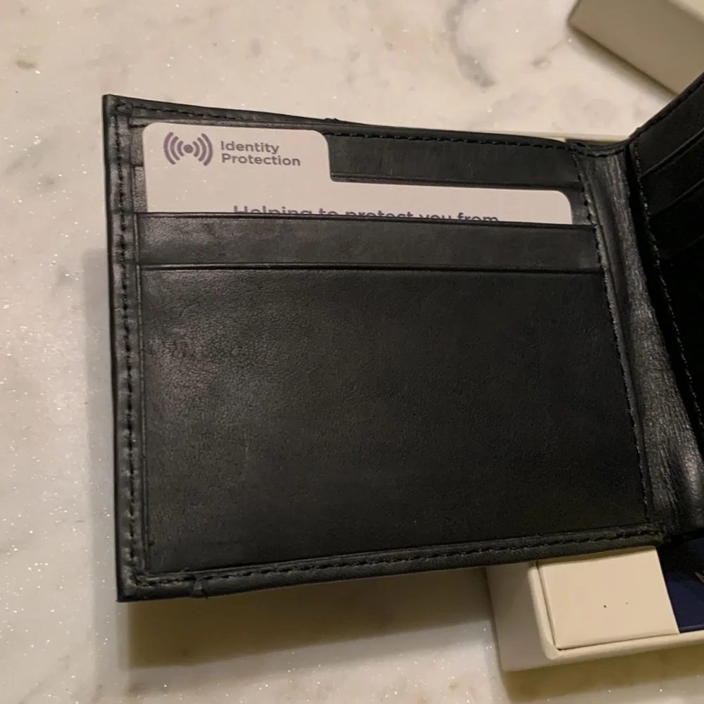 Ben Sherman Manchester Collection Slim BiFold Wallet in Black